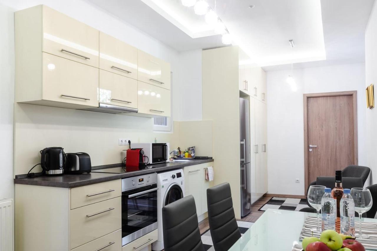 3 En Suit Bedroom Flat In The Main Centre For 6Ppl, 3Bdr,3Bthr,Ac Budapest Eksteriør billede