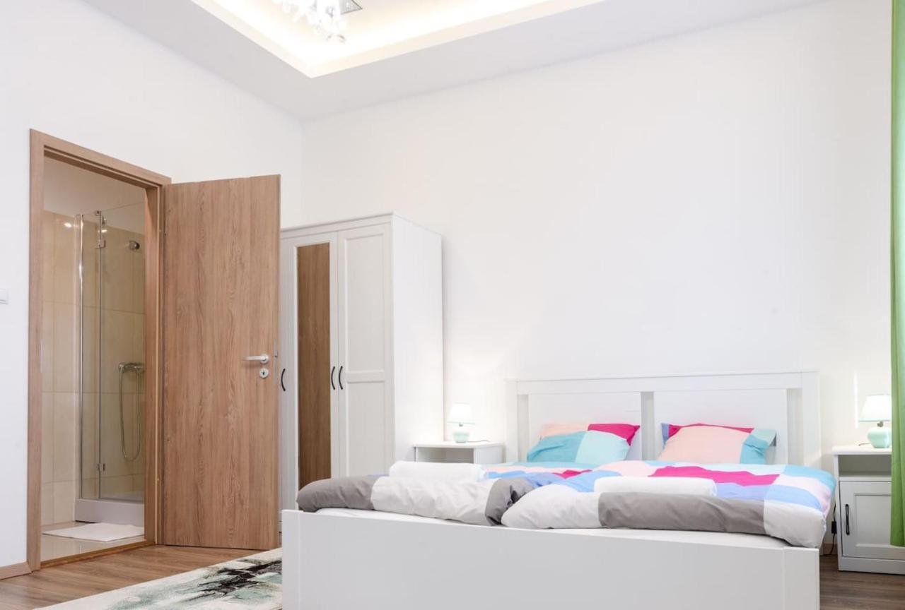 3 En Suit Bedroom Flat In The Main Centre For 6Ppl, 3Bdr,3Bthr,Ac Budapest Eksteriør billede