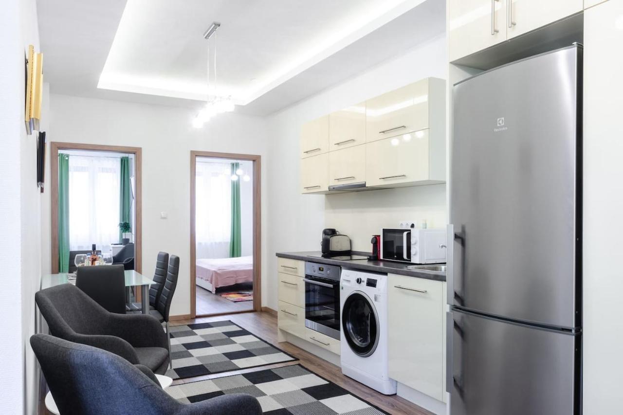 3 En Suit Bedroom Flat In The Main Centre For 6Ppl, 3Bdr,3Bthr,Ac Budapest Eksteriør billede