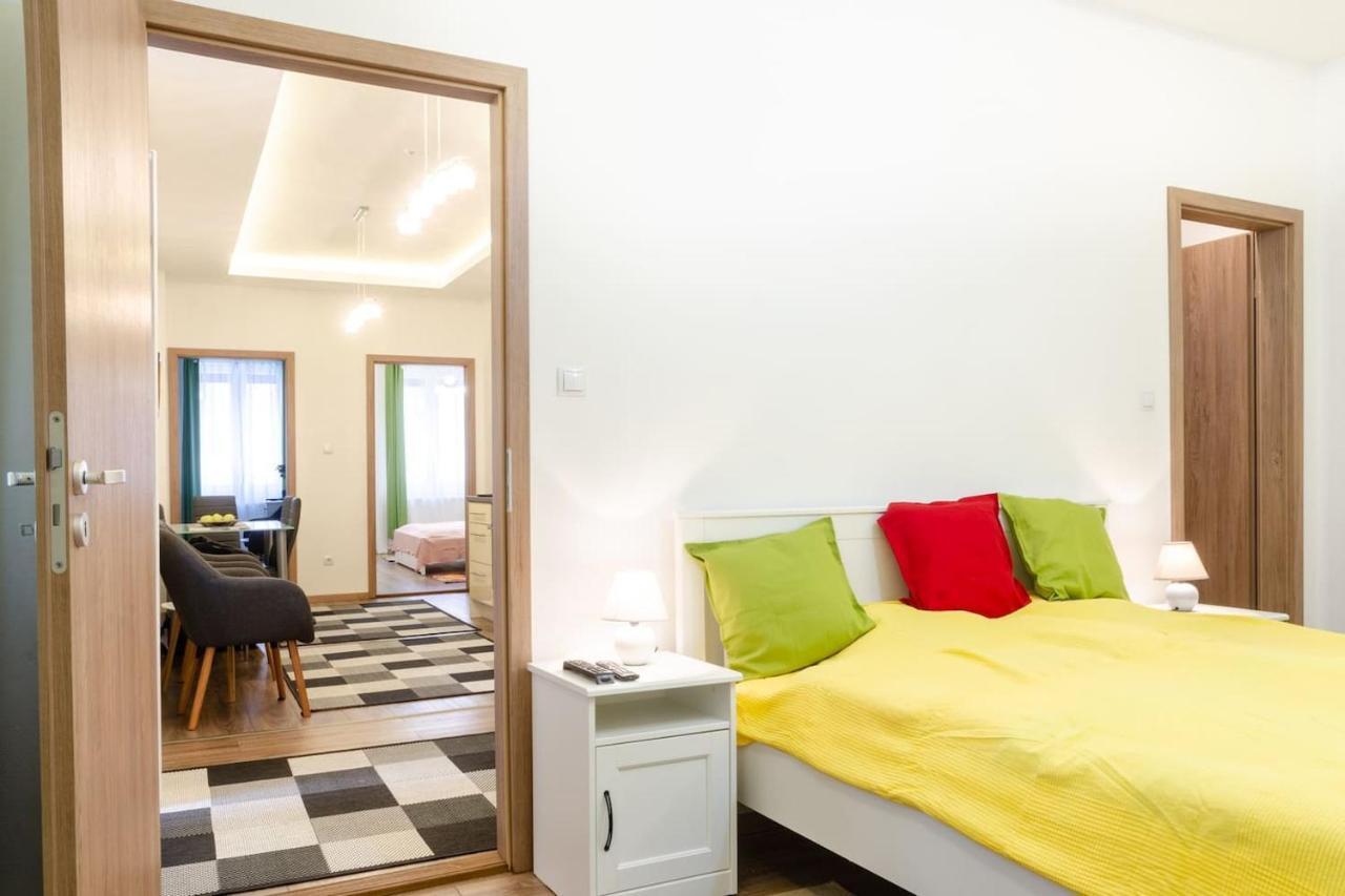 3 En Suit Bedroom Flat In The Main Centre For 6Ppl, 3Bdr,3Bthr,Ac Budapest Eksteriør billede